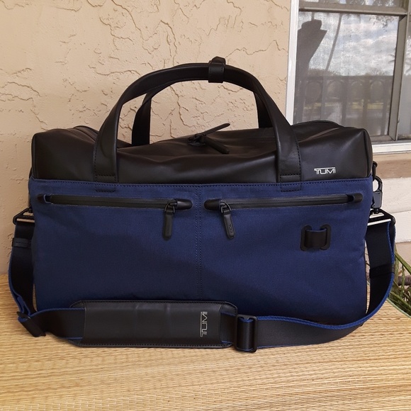 tumi tahoe duffel
